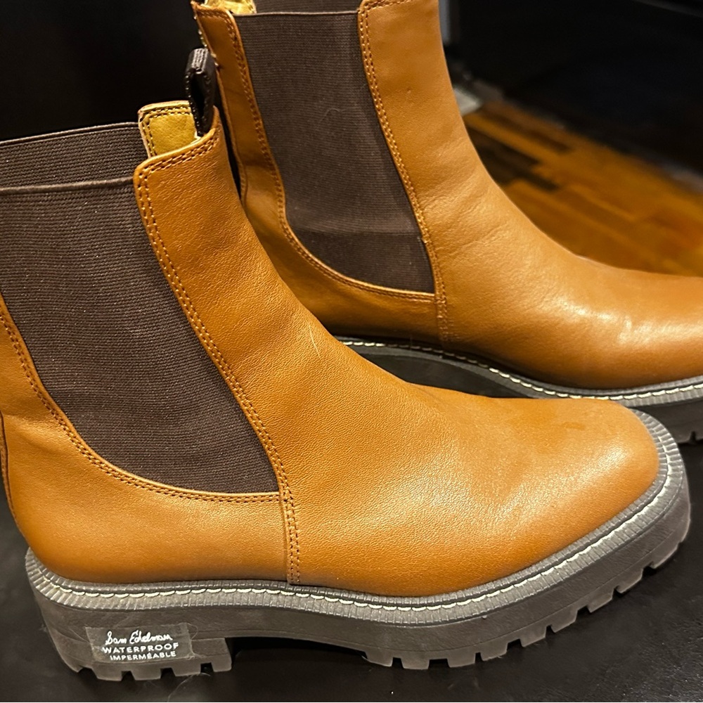 Sam Edelman brown leather Chelsea boots (size 7)